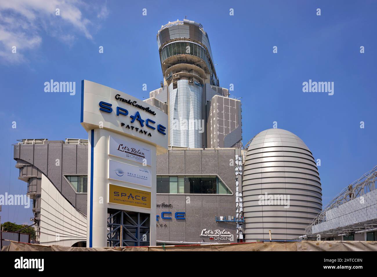 Hôtel,Thaïlande. Hôtel sur le thème de l'espace à Pattaya en Thaïlande. Hôtel haut de gamme moderne en construction. Asie du Sud-est Banque D'Images