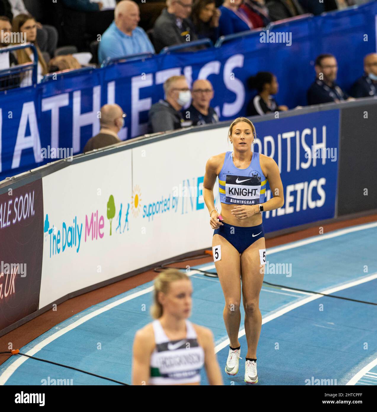Dimanche 27 février : Jessie Knight juste avant la course de 400 mètres aux championnats d'athlétisme en intérieur du Royaume-Uni et aux essais mondiaux Birmingham à l'Utilita Arena Birmingham jour 2 Banque D'Images