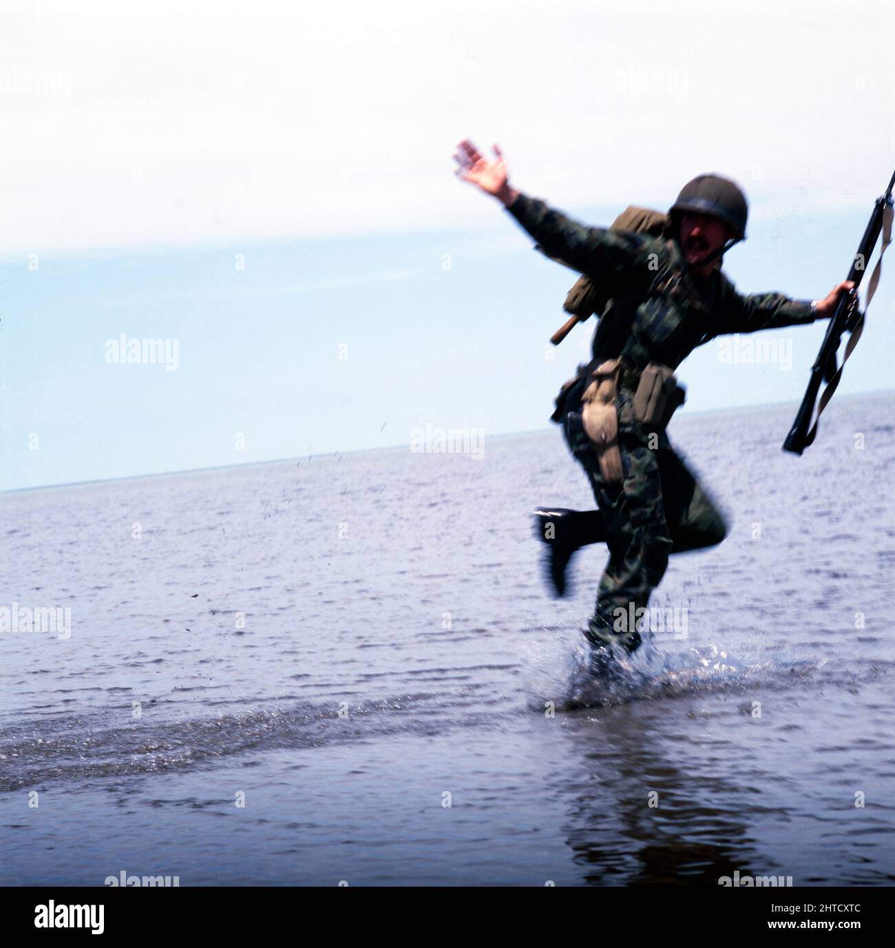 Atterrissage des troupes, guerre des Malouines, 1982. Banque D'Images