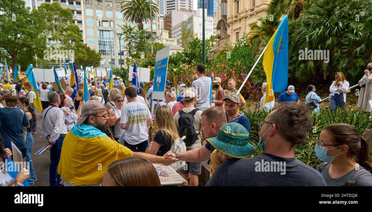 Rallye, 27 février, Melbourne, Australie, en soutien de l'Ukraine et du peuple ukrainien après que la Russie a commencé, c'est une invasion militaire dans le pays. Banque D'Images