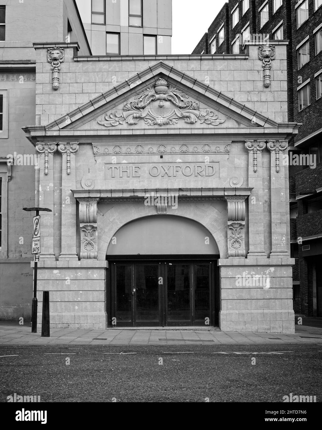La salle de danse Oxford Galleries, sur la New Bridge Street de Newcastle, a ouvert ses portes en 1925 et était l'un des lieux les plus populaires de son époque. Au fil des ans, il Banque D'Images