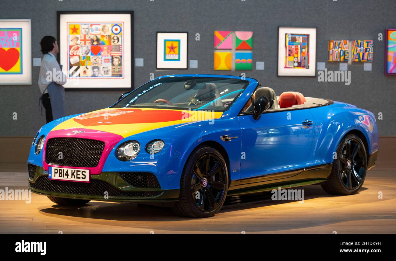 Bentley continental gt convertible v8 Banque de photographies et d'images à  haute résolution - Alamy
