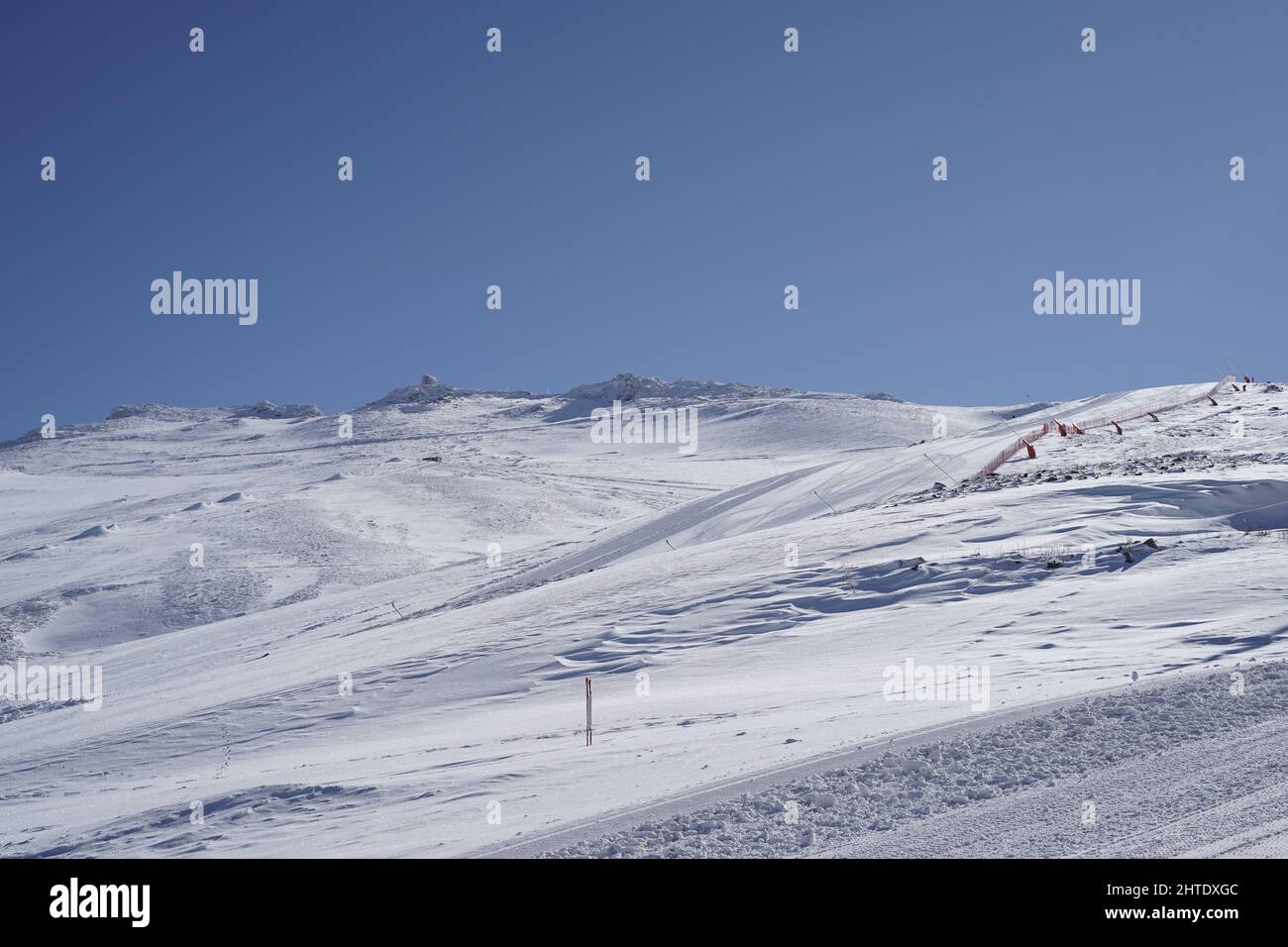 Piste de snowboard dans la montagne de neige Banque D'Images