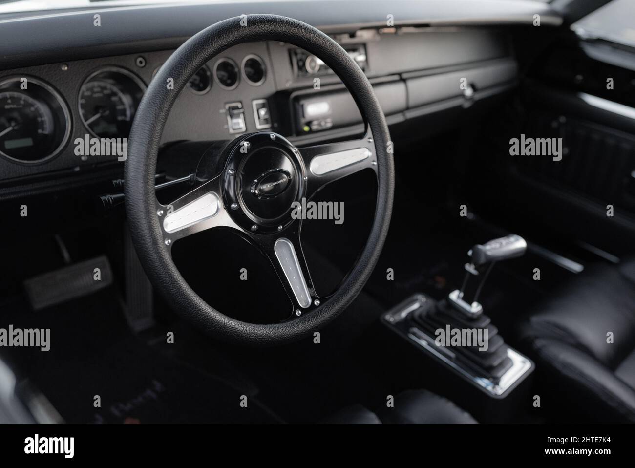 Prise de vue en grand angle d'un intérieur de voiture rétro Banque D'Images