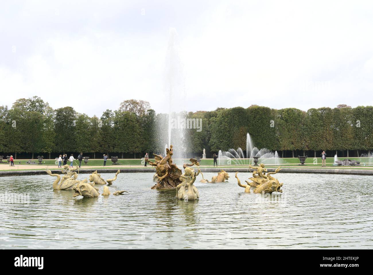 Fontaine du Dragon dans les jardins de Versailles, Paris, France Banque D'Images