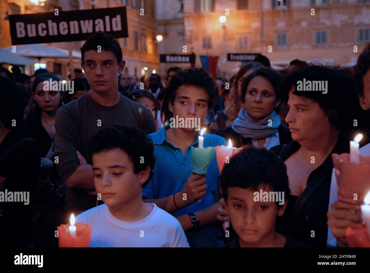 Rome, Italie 12/10/2008: Veillée aux chandelles organisée par la Communauté de Sant'Egidio en mémoire de la déportation du ghetto juif. ©Andrea Sabbadini Banque D'Images