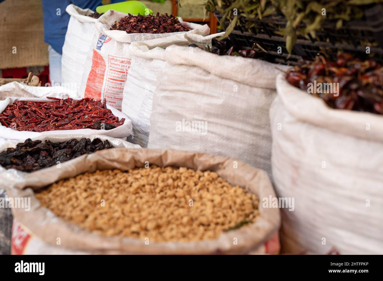 Semillas mercado mexicano/piments secos Banque D'Images