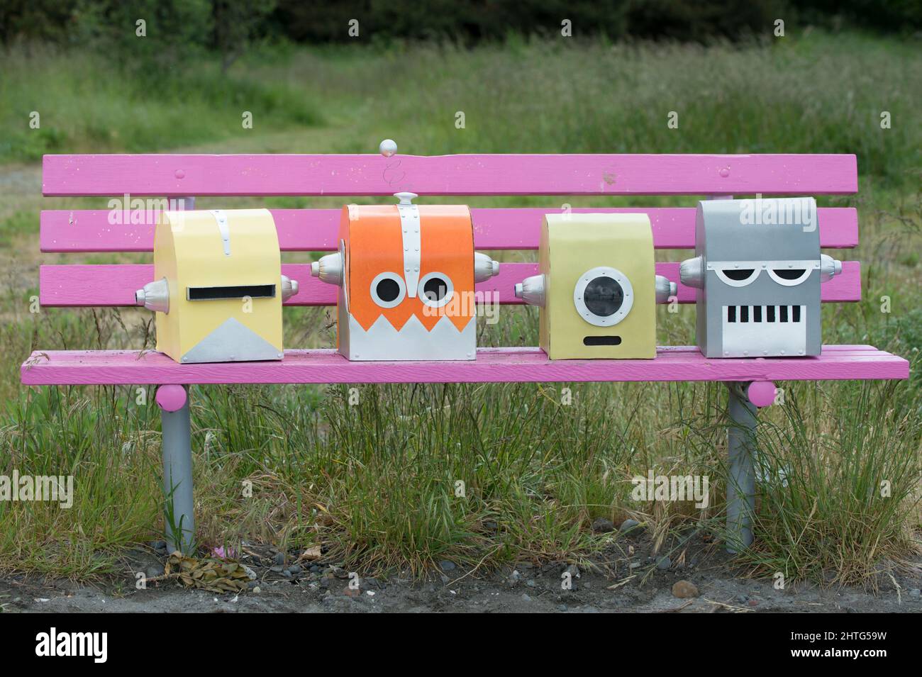 Têtes de robot maison reposant sur la paillasse. Tête du robot. Banque D'Images