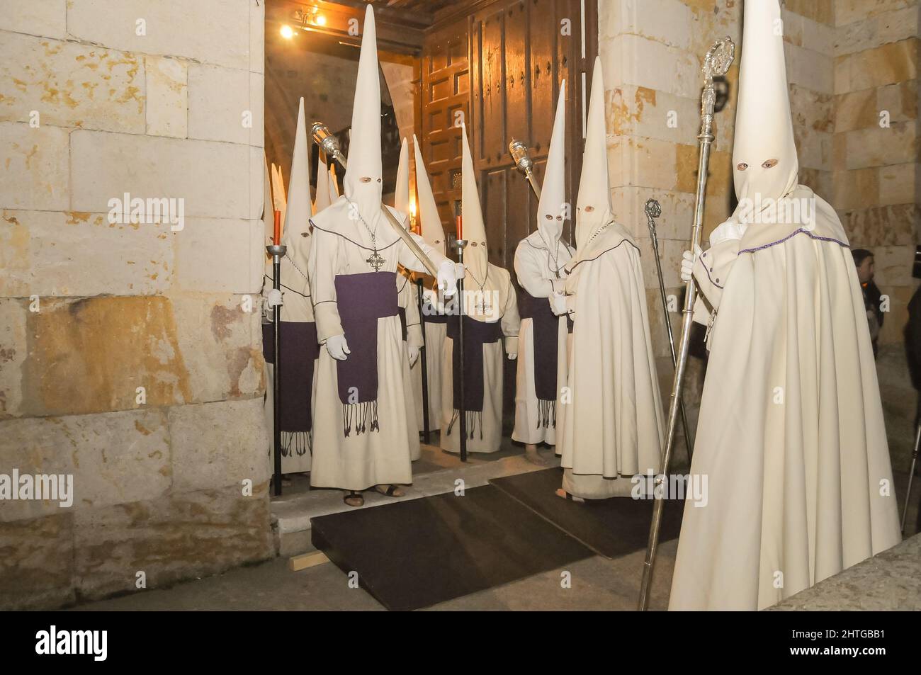 Semaine Sainte à Zamora, Espagne. Procession de la Fraternité Penitential de Jesús Yacente. Banque D'Images