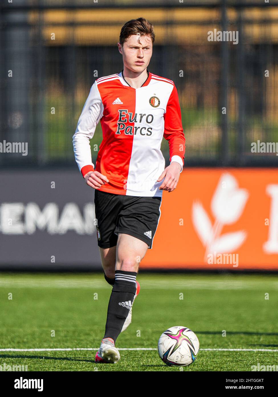 Rotterdam - Milan Hokke de Feyenoord O18 pendant le match entre Feyenoord O18 et SC Heerenveen O18 à Nieuw Varkenoord le 26 février 2022 à Rotte Banque D'Images