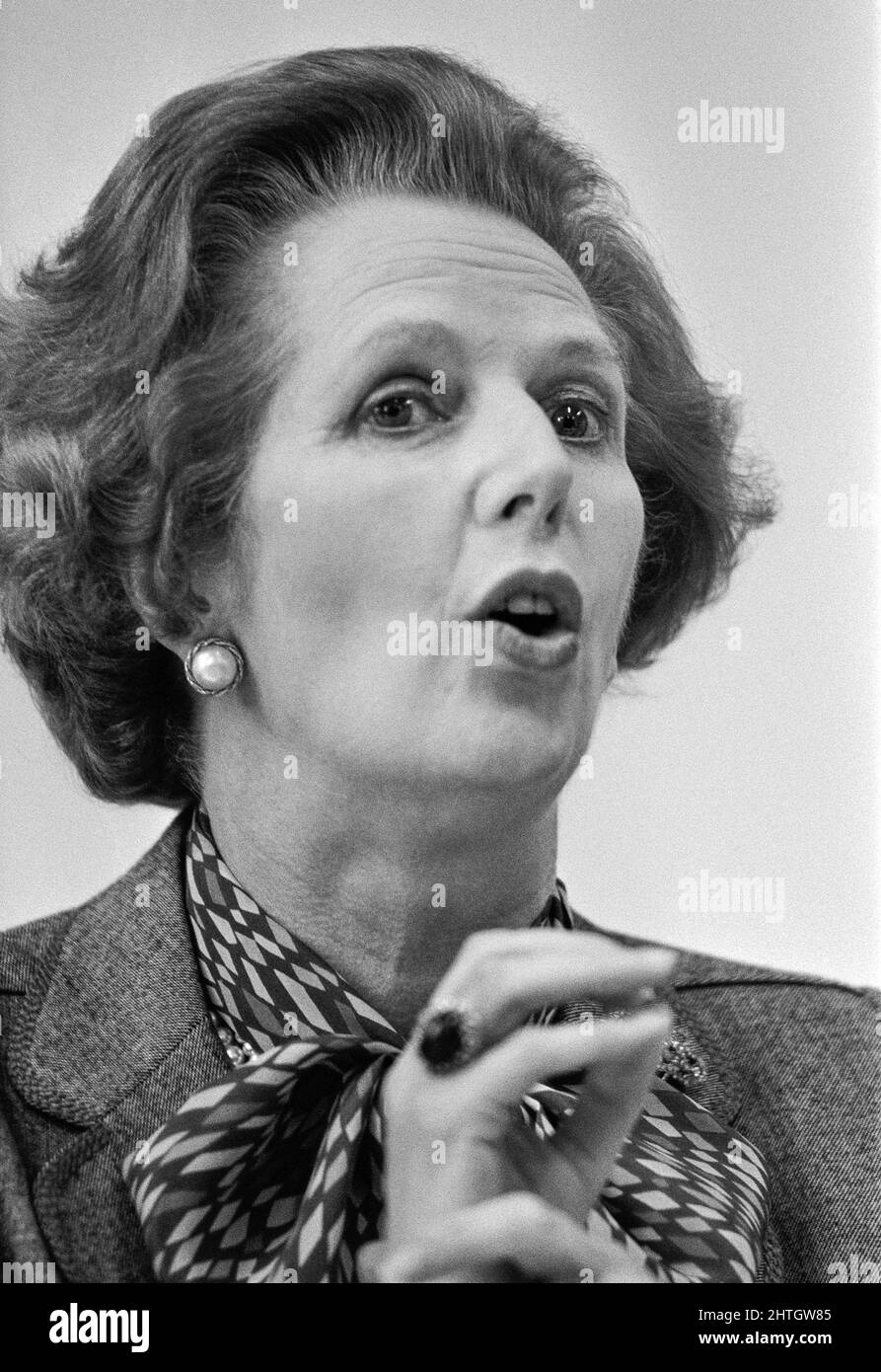 La première ministre britannique Margaret Thatcher (1925-2013) a été la première femme à occuper le poste de Premier ministre, et a été la plus ancienne première ministre britannique du 20th siècle. Banque D'Images
