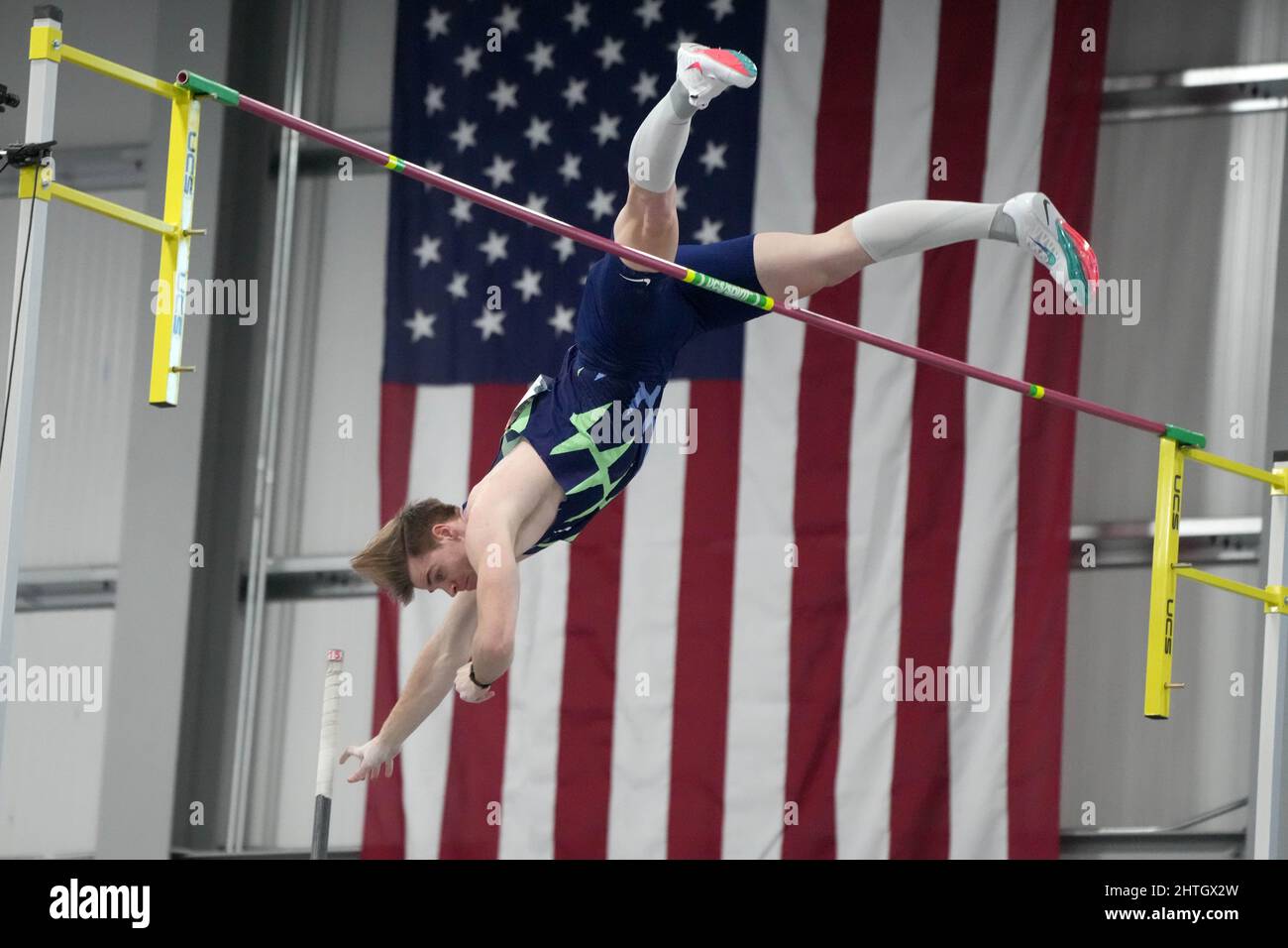 Chris Nilsen remporte la voûte de la perche à 19-4 3/4 (5,91m) lors des Championnats d'intérieur des États-Unis au Podium, le samedi 26 février 2022, à Spokane, Lavage Banque D'Images