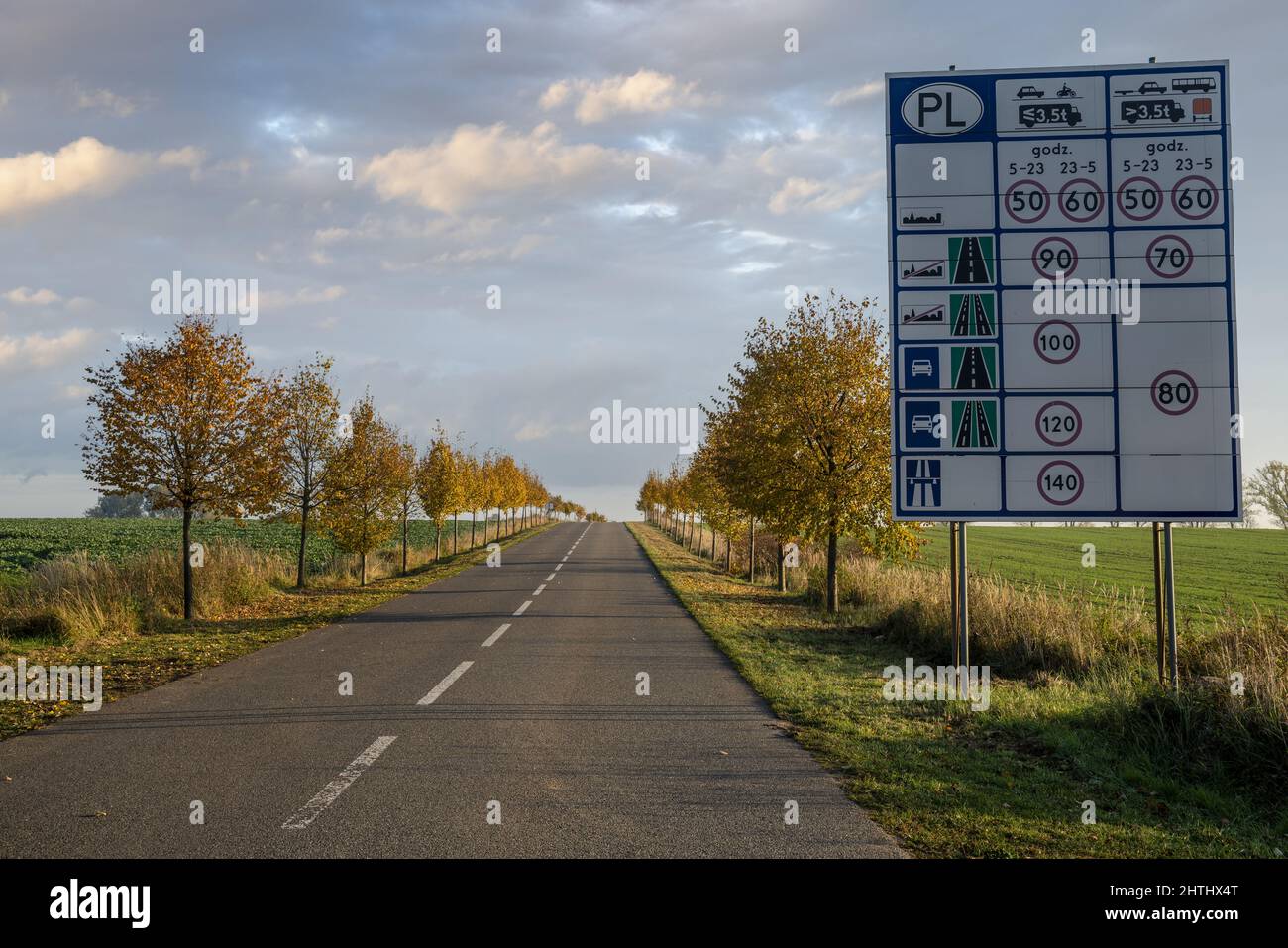 Route à la frontière entre la Pologne et l'Allemagne Banque D'Images