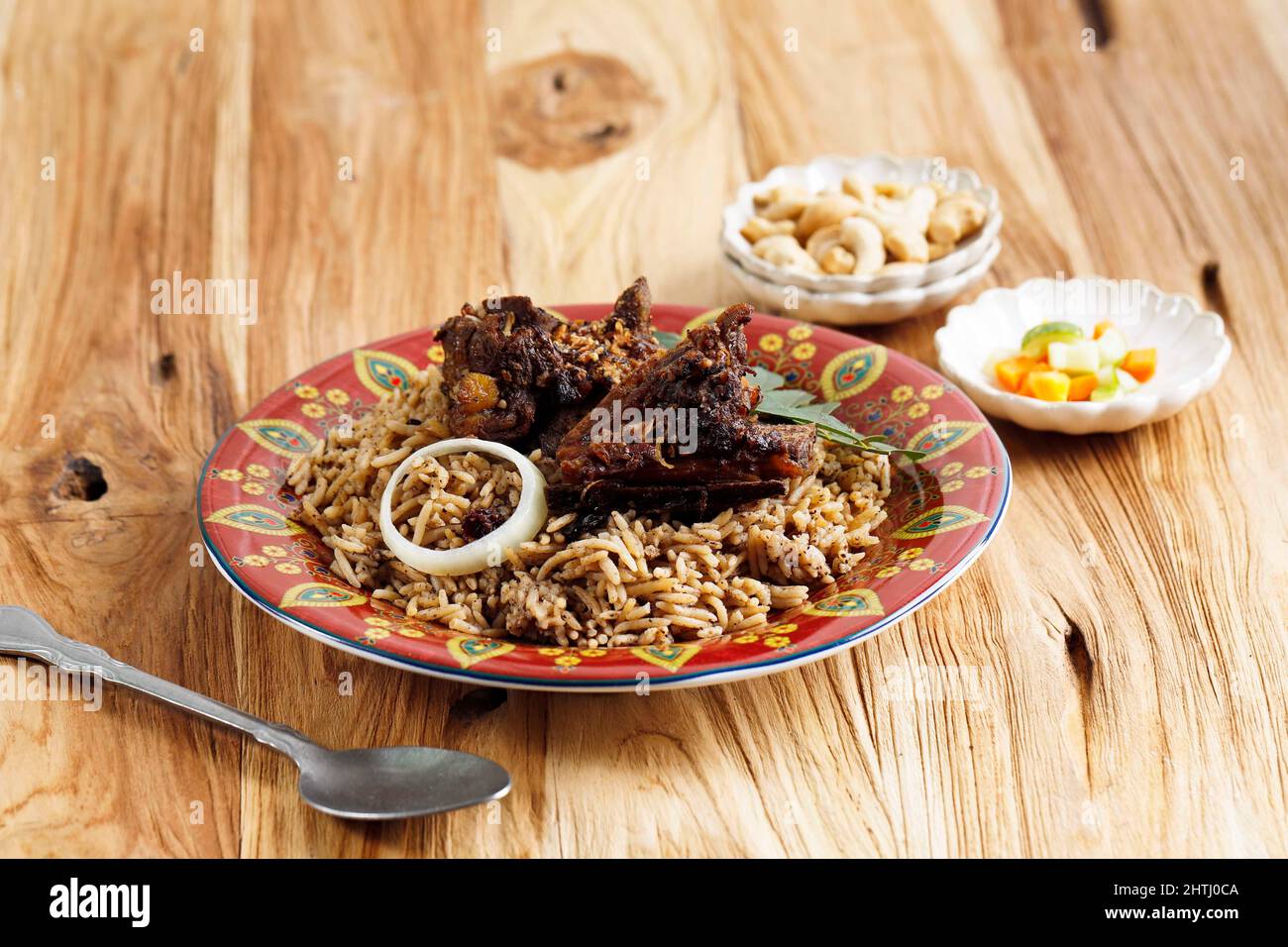 Le riz nasi Kebuli ou Kabuli est une variante indonésienne du pilaf à