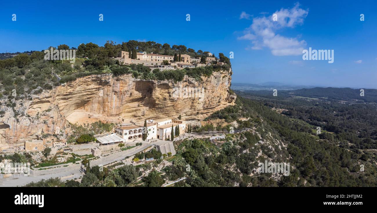 Sanctuaires de Gracia et Sant Honorat, sur les falaises abruptes de Puig de Cura, Algaida, Majorque, Iles Baléares, Espagne Banque D'Images