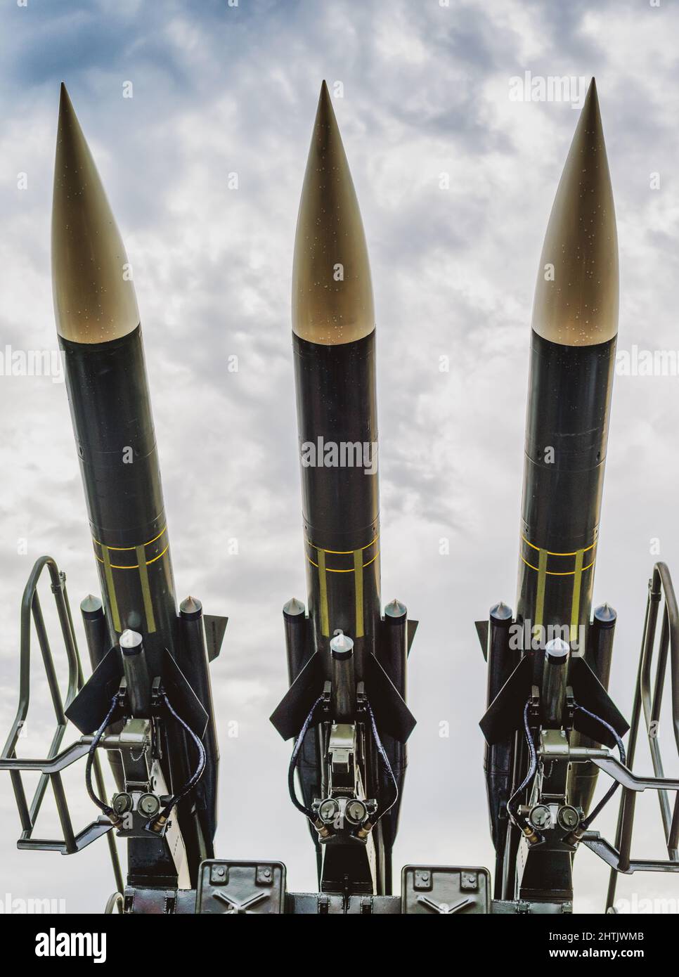 Trois roquettes militaires balistiques. Missiles nucléaires. Conflit de guerre Banque D'Images