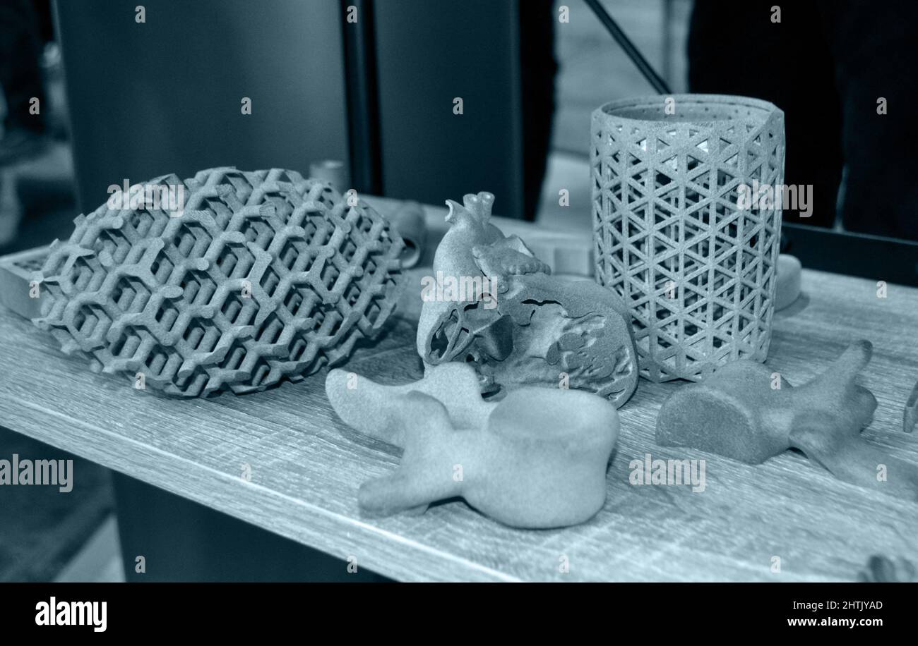 Prototype de coeur humain et objets d'art imprimé sur l'imprimante 3D. Banque D'Images