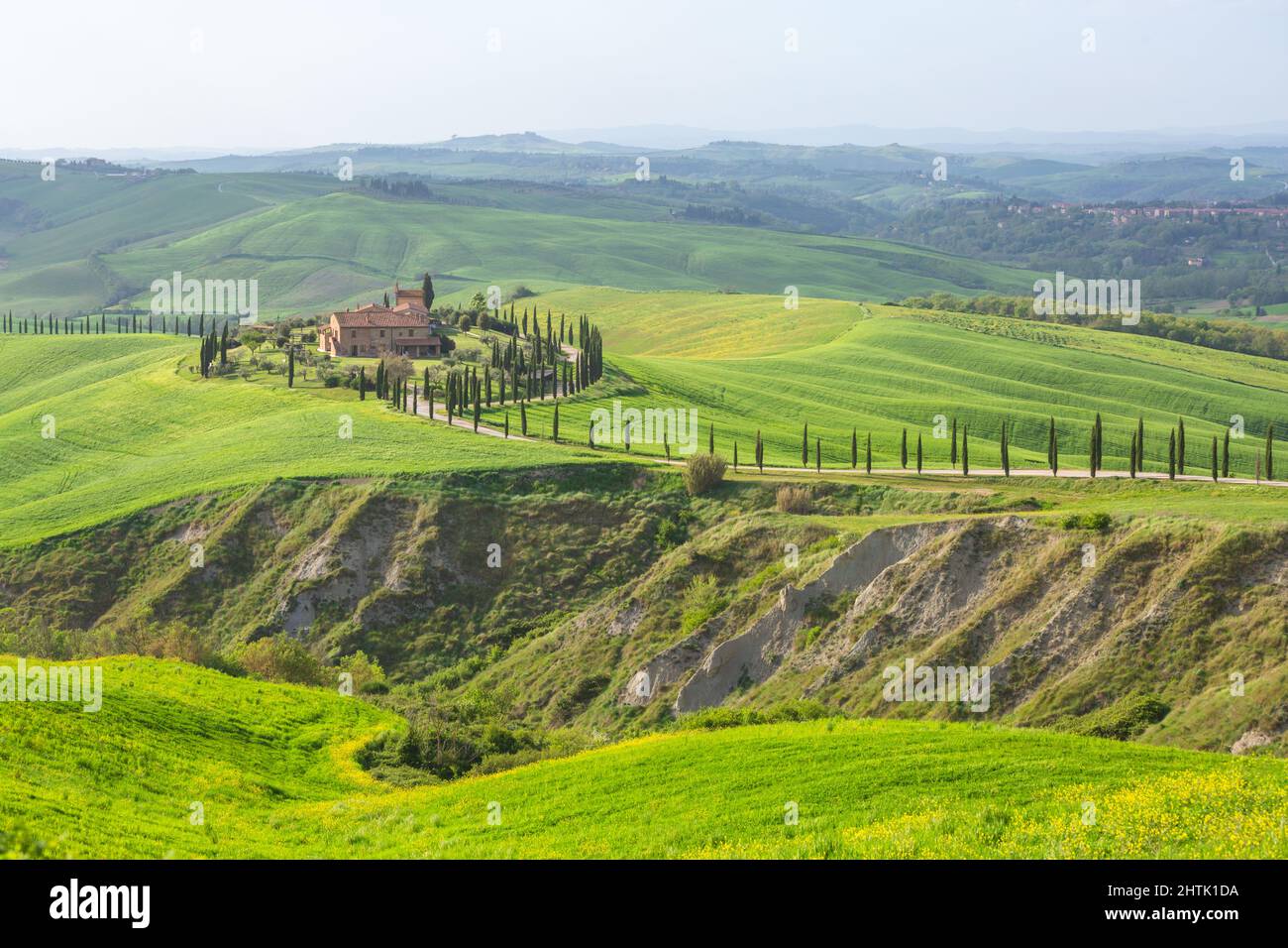 Paysage de printemps en italie Banque de photographies et d’images à ...