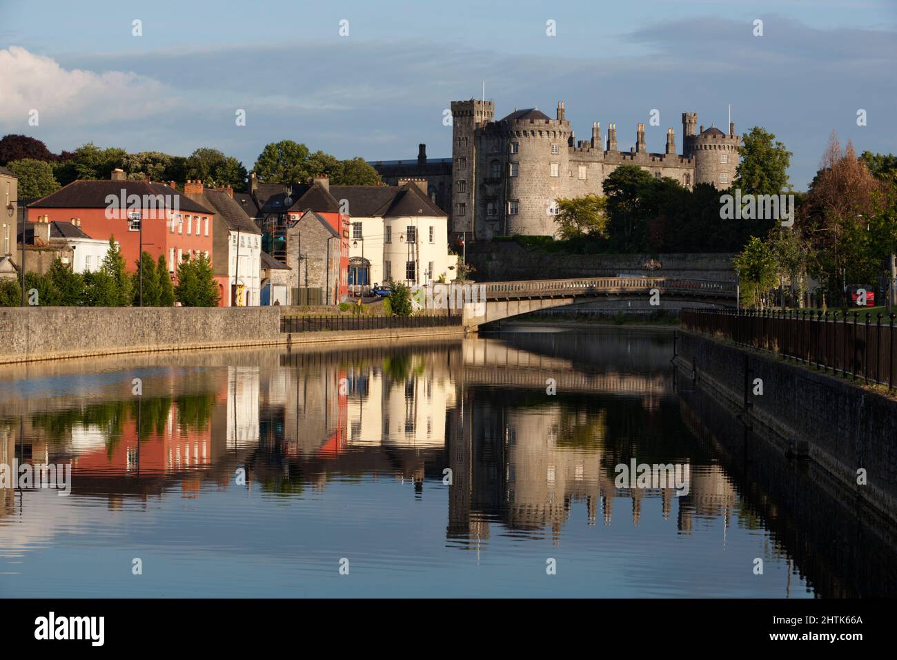 Château de Kilkenny sur la rivière Nore, Kilkenny, comté de Kilkenny, Irlande Banque D'Images