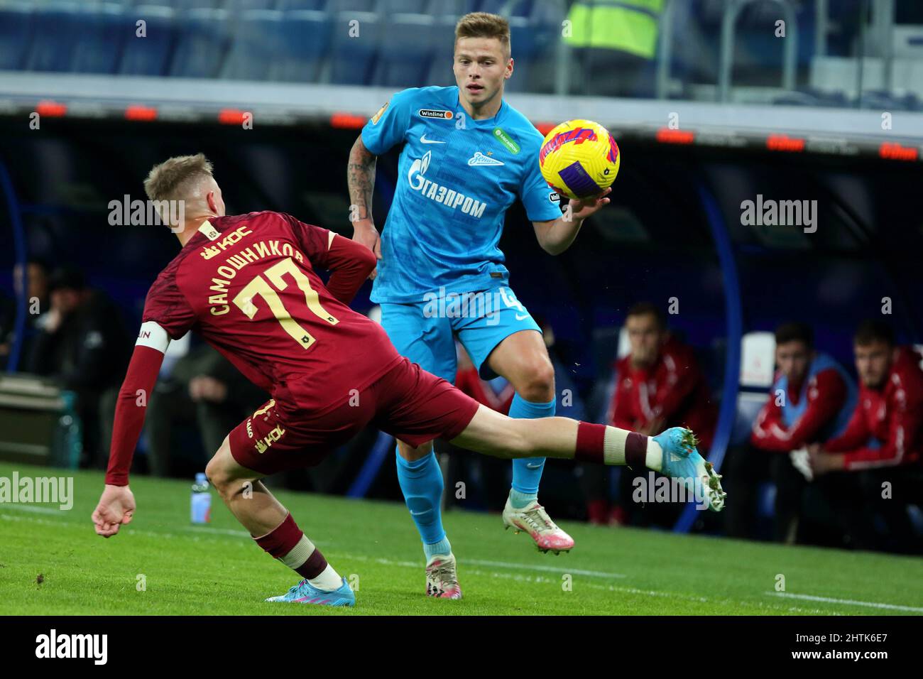 Ilya Samoshnikov (L) du FC Rubin Kazan et Danil Krugovoi (R) de Zenit en  action lors du match de football de la première Ligue russe entre Zenit et  le FC Rubin Kazan