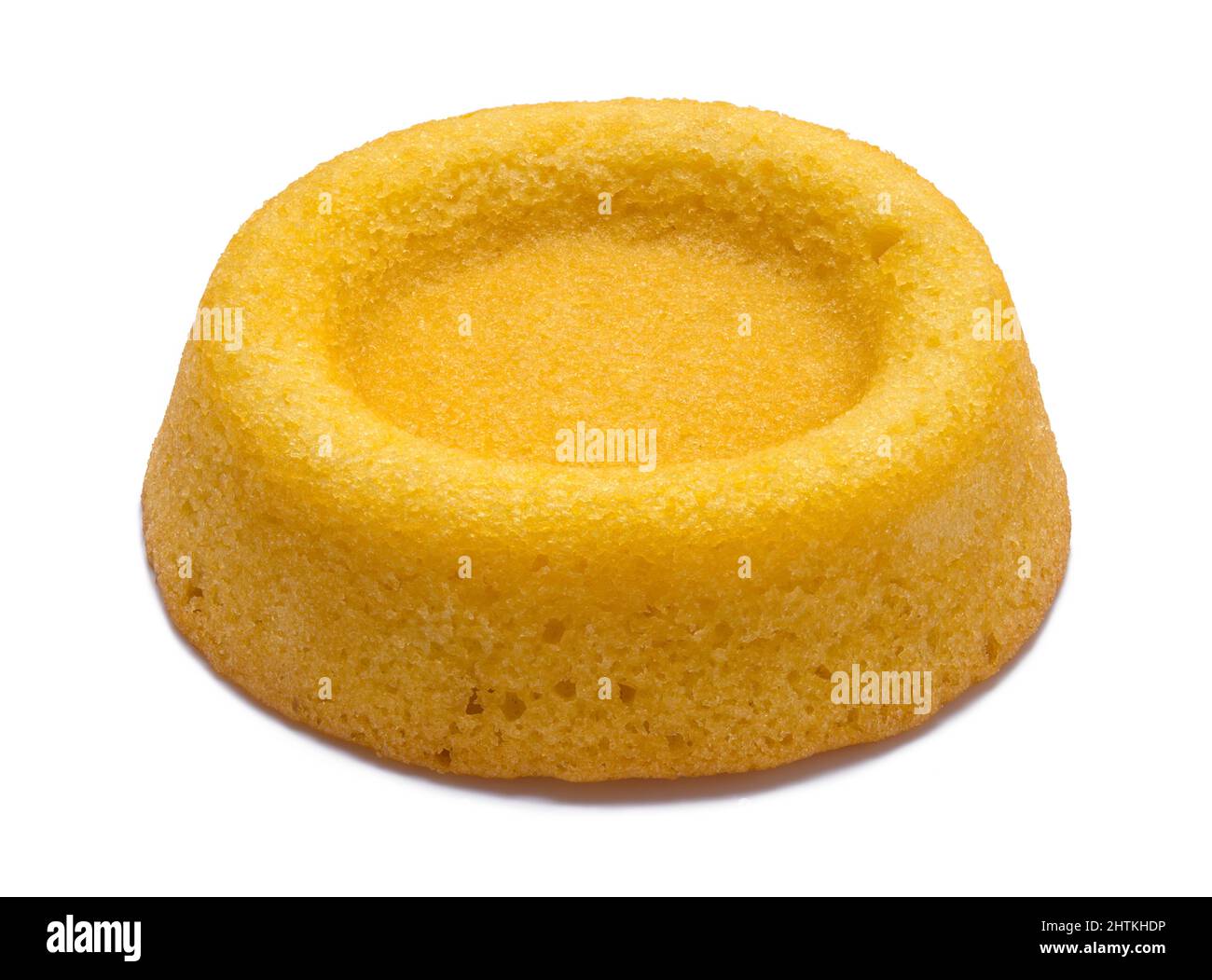 Eponge ronde Shortcake découper sur blanc. Banque D'Images