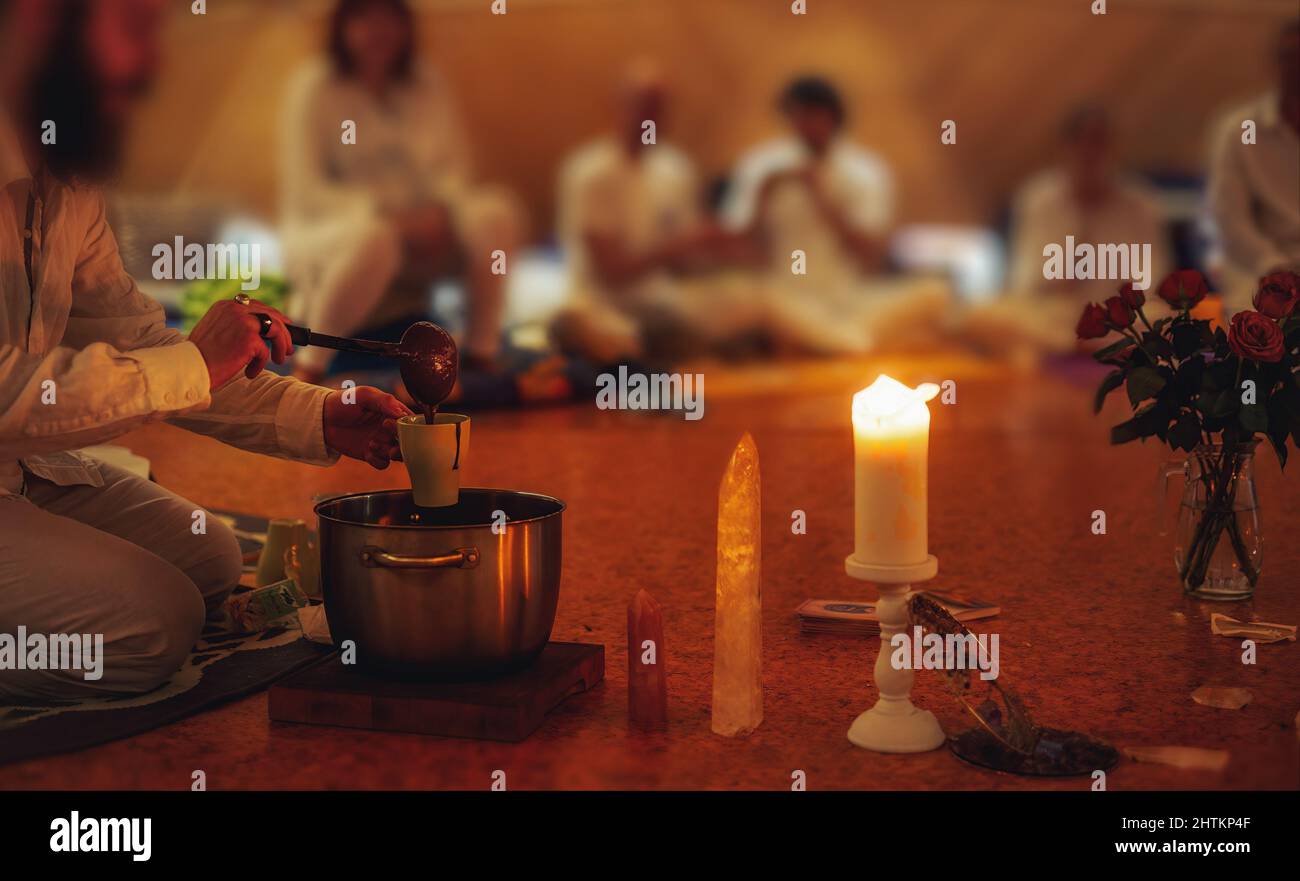 Cérémonie de cacao, médecine d'ouverture de coeur. Banque D'Images