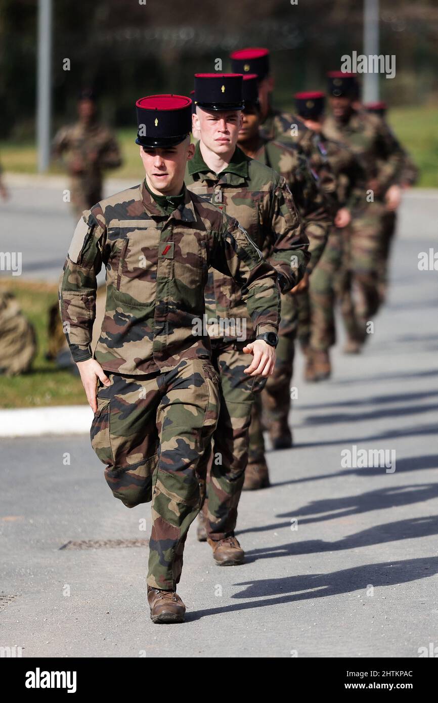 Caserne Brune Et Laporte Armée De Terre 126ème Ri 126ème régiment d'infanterie Banque de photographies et d'images à haute  résolution - Page 2 - Alamy