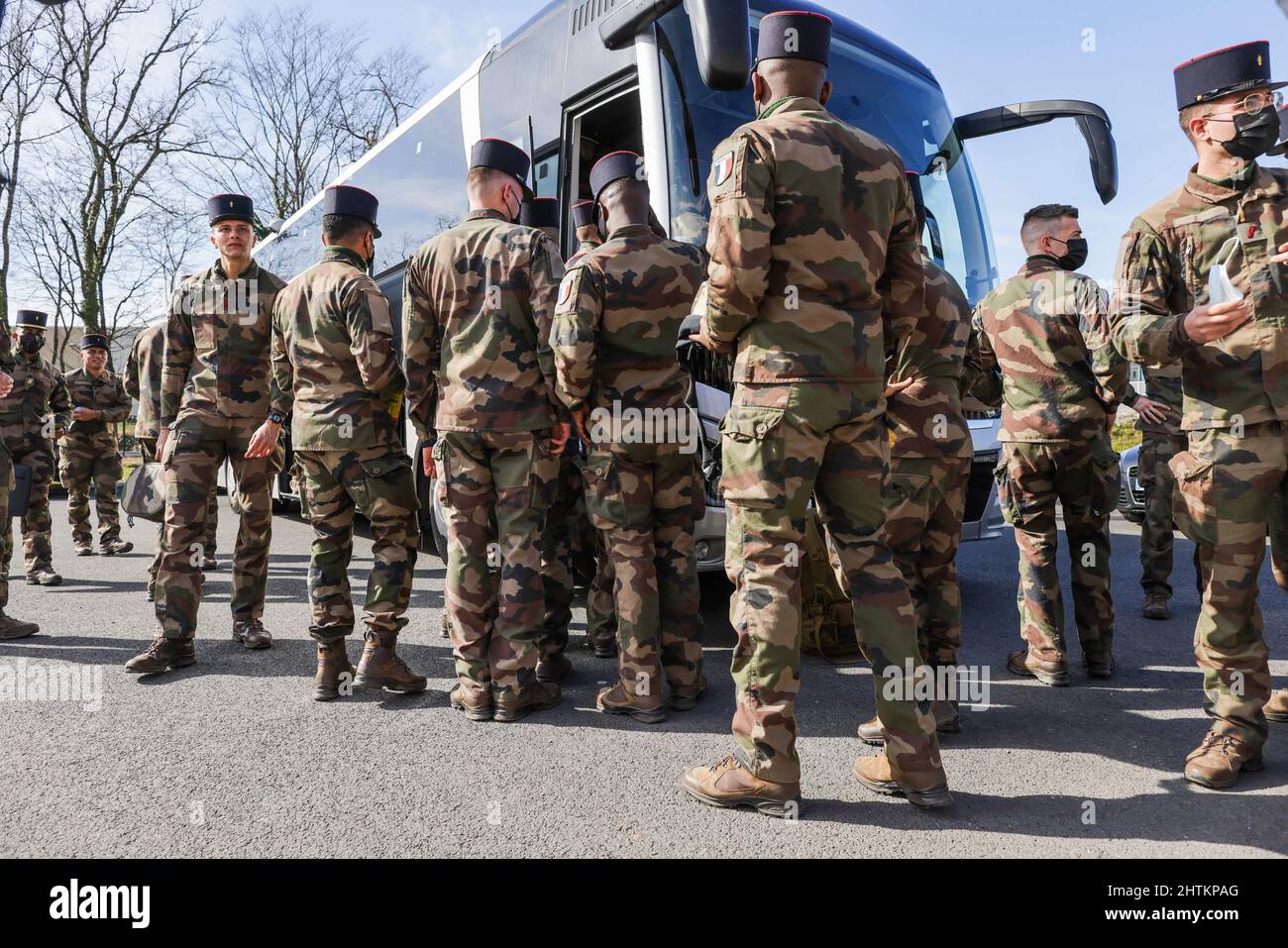Caserne Brune Et Laporte Armée De Terre 126ème Ri Cent soldats du régiment d'infanterie 126th de la caserne brune et Laporte ( Armée 126th RI) de Brive-la-Gaillarde, France, sont partis aujourd'hui, le  01 mars 2022 pour la Roumanie, Où 500 soldats français