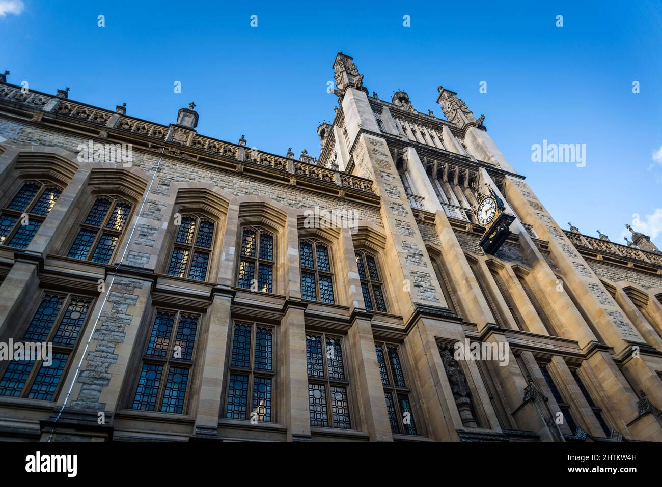 La bibliothèque de Maughan avec le Clocktower, est la principale bibliothèque de recherche universitaire du King's College de Londres, faisant partie du campus de Strand, à Londres, Banque D'Images