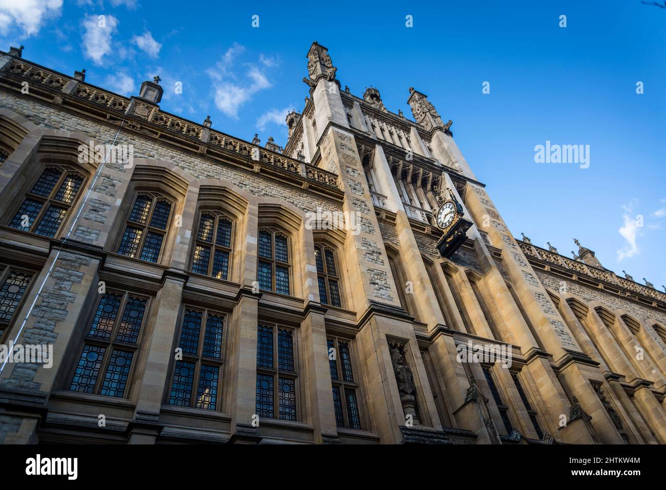 La bibliothèque de Maughan avec le Clocktower, est la principale bibliothèque de recherche universitaire du King's College de Londres, faisant partie du campus de Strand, à Londres, Banque D'Images