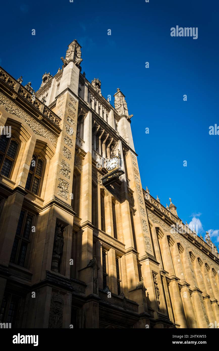 La bibliothèque de Maughan avec le Clocktower, est la principale bibliothèque de recherche universitaire du King's College de Londres, faisant partie du campus de Strand, à Londres, Banque D'Images