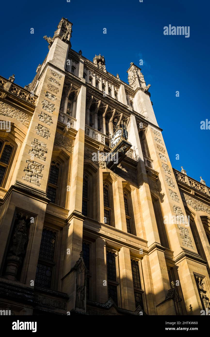 La bibliothèque de Maughan avec le Clocktower, est la principale bibliothèque de recherche universitaire du King's College de Londres, faisant partie du campus de Strand, à Londres, Banque D'Images