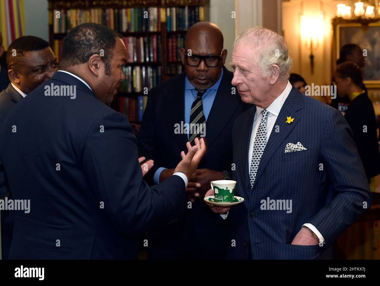 Le Prince de Galles (à droite) accueille une réception pour les partisans de la Powerlist à Clarence House à Londres. Date de la photo: Mardi 1 mars 2022. Banque D'Images