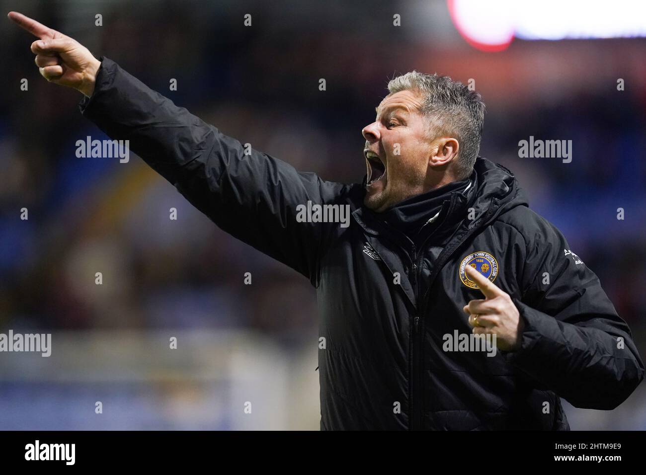 Steve Cotterill, directeur de la ville de Shrewsbury, lors du match de la Sky Bet League One à Montgomery Waters Meadow, Shrewsbury. Date de la photo: Mardi 1 mars 2022. Banque D'Images