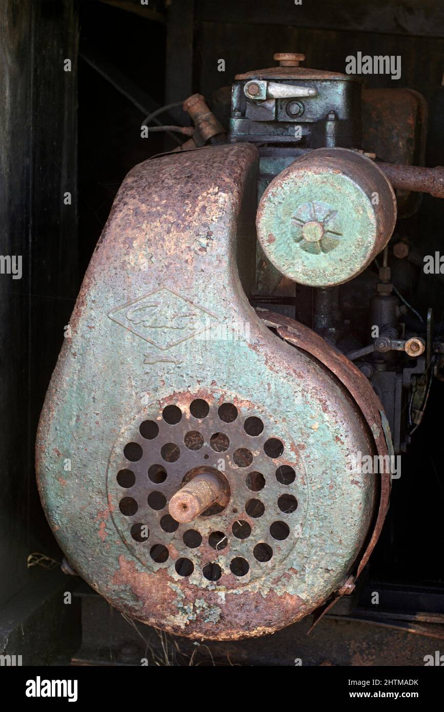 vintage stationnaire bateau de plage récupération moteur lâche Banque D'Images