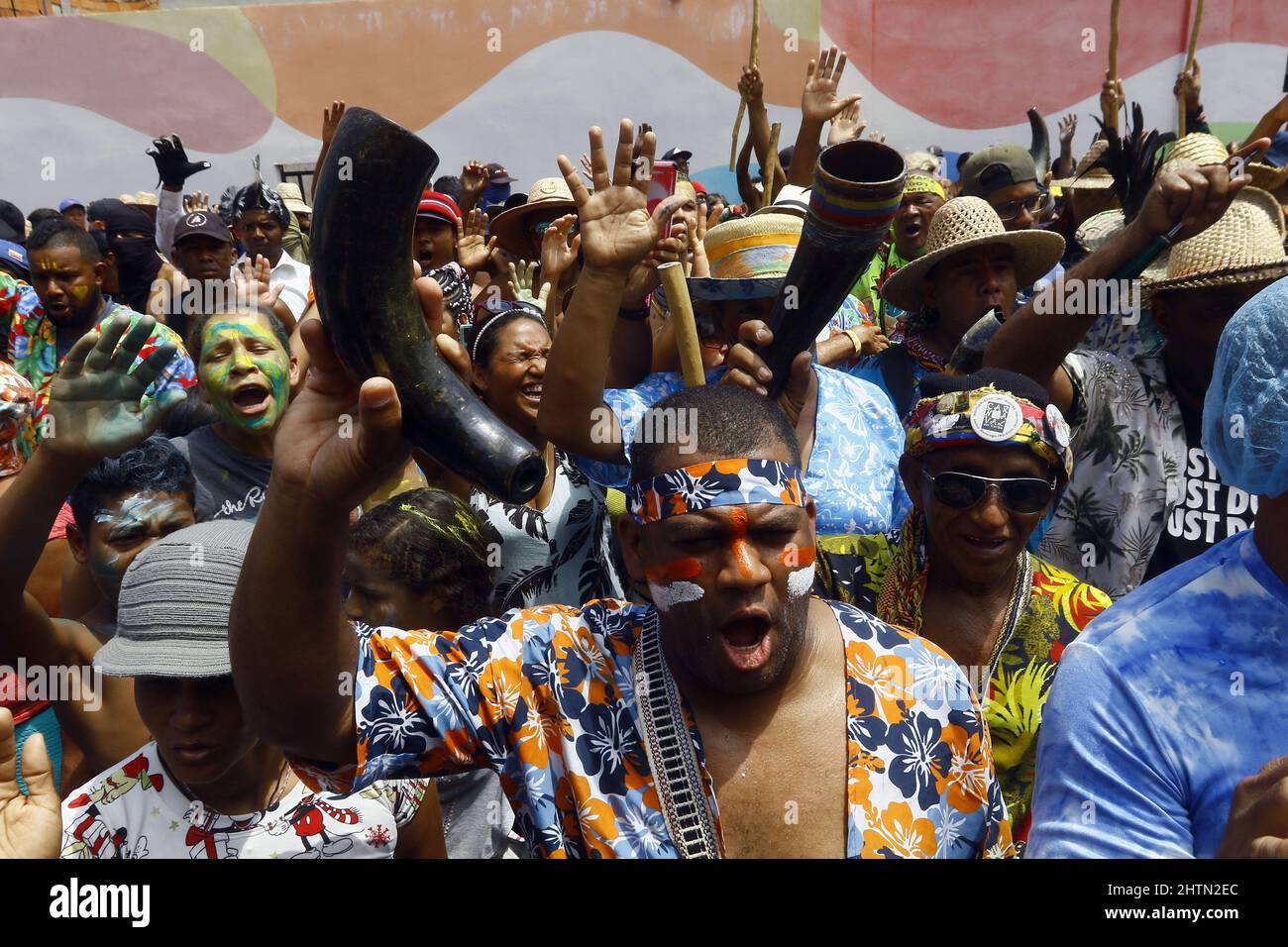 Puerto Cabello, Carabobo, Venezuela. 1st mars 2022. 01 mars 2022. La danse Hammock est une fête qui est célébrée chaque mardi de carnaval, et qui est sur disque, pendant 151 ans, dans le secteur de San Millan, à Puerto Cabello, Carabobo. Ce qui a commencé comme une astuce des esclaves aujourd'hui est une tradition de carnaval qui intègre la musique, le théâtre, la danse et la chanson. À Puerto Cabello, état de Carabobo. Photo: Juan Carlos Hernandez (Credit image: © Juan Carlos Hernandez/ZUMA Press Wire) Banque D'Images