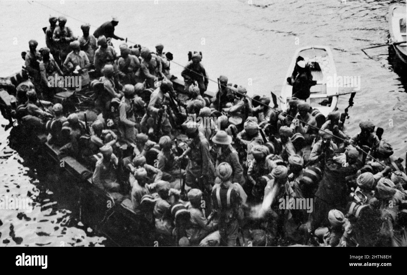 Les troupes de la Brigade indienne de 29th atterrissent au Cap-Helles pendant les débarquements de Gallipoli pendant la première Guerre mondiale Banque D'Images