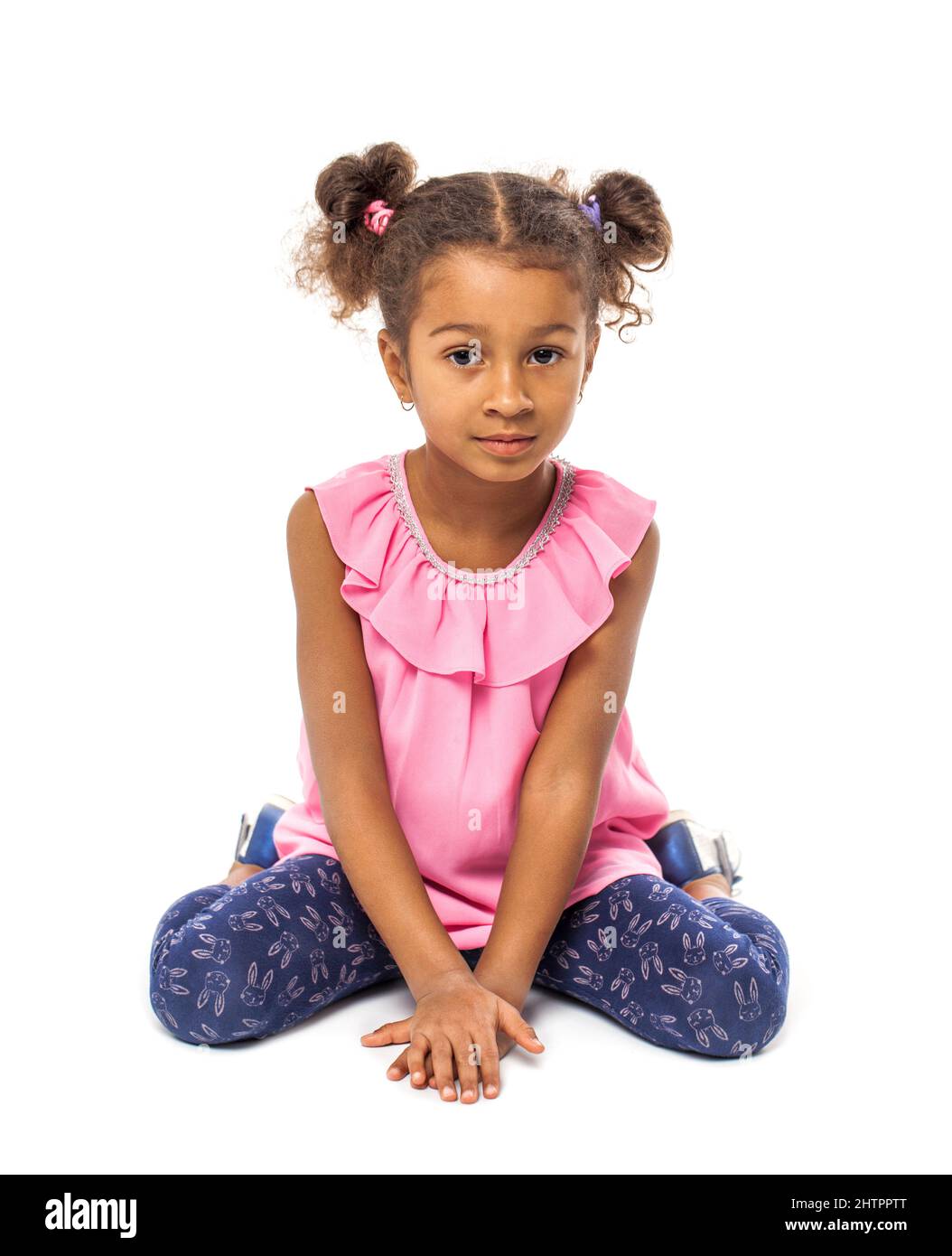 Portrait d'une jeune fille sur fond blanc isolé Banque D'Images