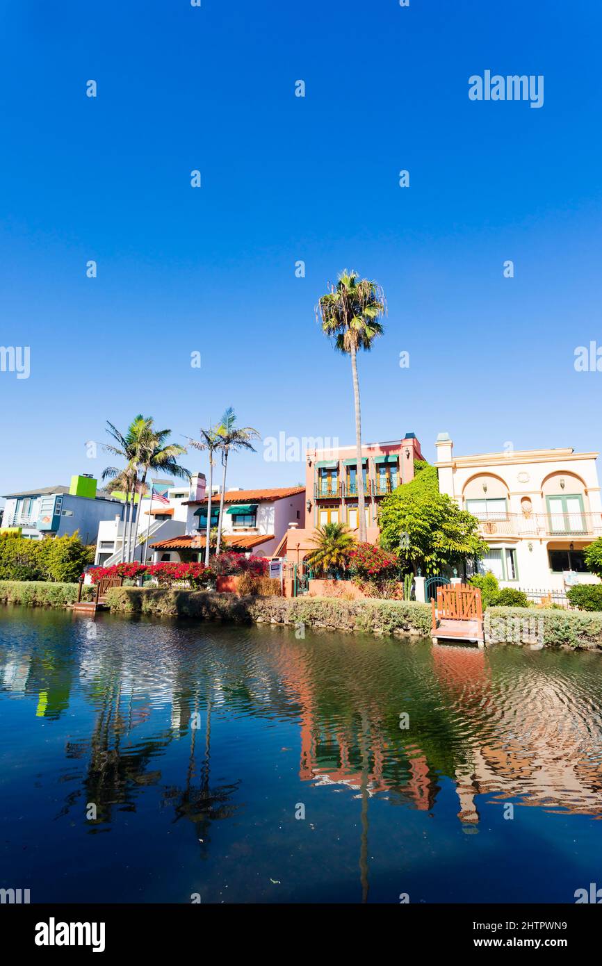 Maisons de luxe dans les canaux de Venise, Santa Monica, Californie, États-Unis d'Amérique. ÉTATS-UNIS. Octobre 2019 Banque D'Images