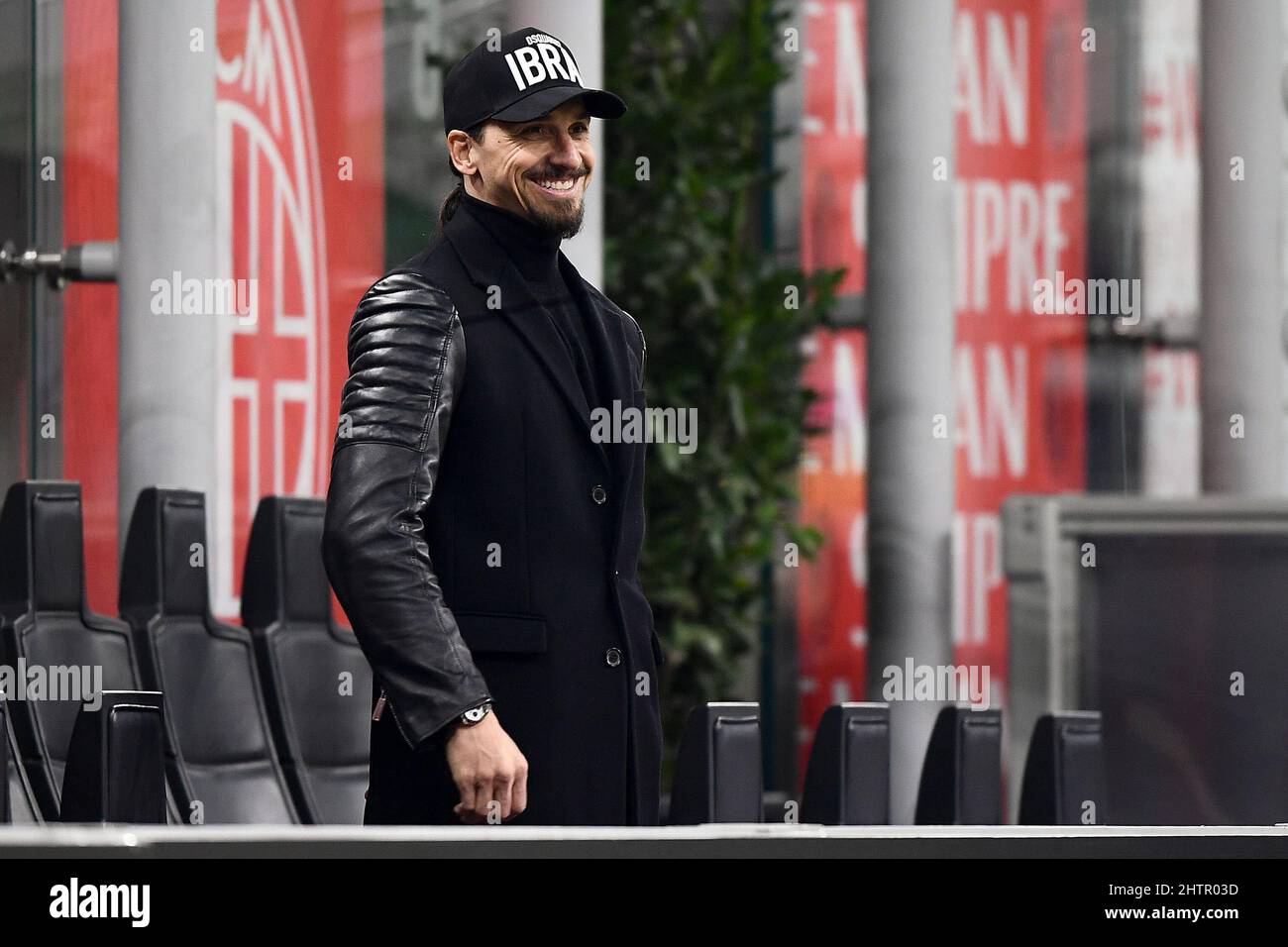 Milan, Italie. 01 mars 2022. Zlatan Ibrahimovic de l'AC Milan assiste au match de football demi-finale de la première jambe de Coppa Italia entre l'AC Milan et le FC Internazionale. Credit: Nicolò Campo/Alay Live News Banque D'Images