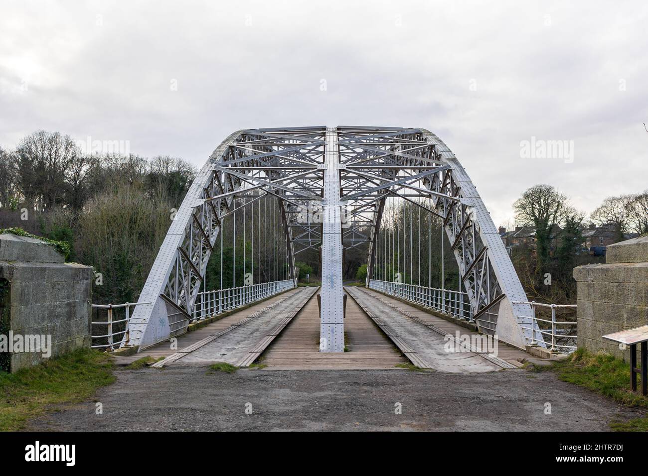 Wylam, Northumberland, Angleterre : 8th février 2022 : pont de la banque Hagg sur la rivière Tyne Banque D'Images