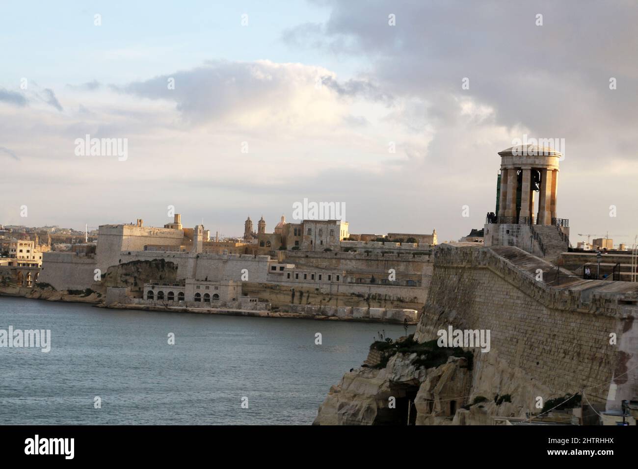 Vue sur le Siege Bell à la Valette, Malte Banque D'Images