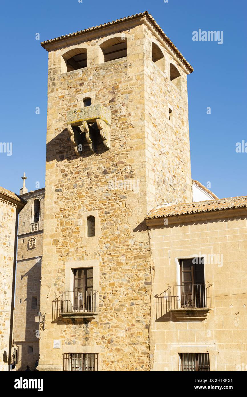 Plan vertical d'une tour médiévale du Palais des Golfines de Abajo à Caceres, Espagne Banque D'Images