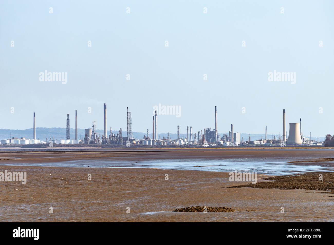 Raffinerie de Stanlow, port d'Ellesmere, Cheshire, Angleterre, Royaume-Uni. Appartenant à Essar Energy, Stanlow est une grande raffinerie sur le canal des navires de Manchester Banque D'Images