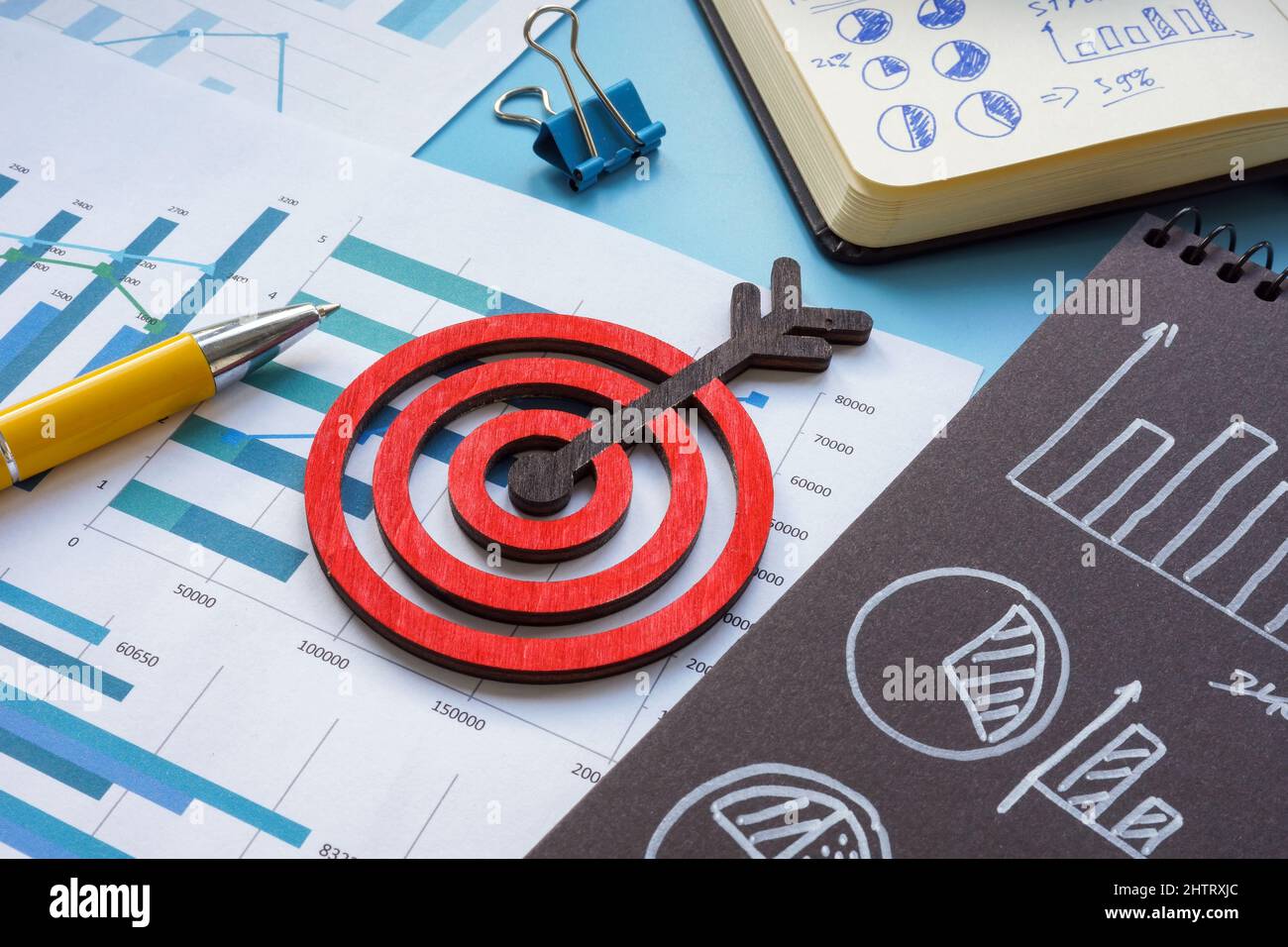 Documents contenant des données commerciales et marketing pour cibler le public. Banque D'Images