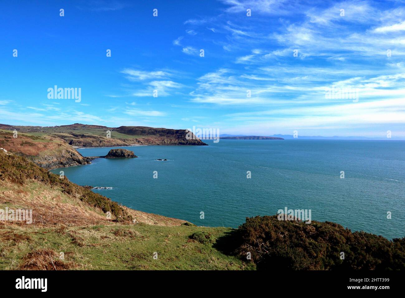 Le sentier de la côte de Galles, qui se dirige vers Maen Gwenonwy et Porth Ysgo sur la péninsule de Llyn. Banque D'Images