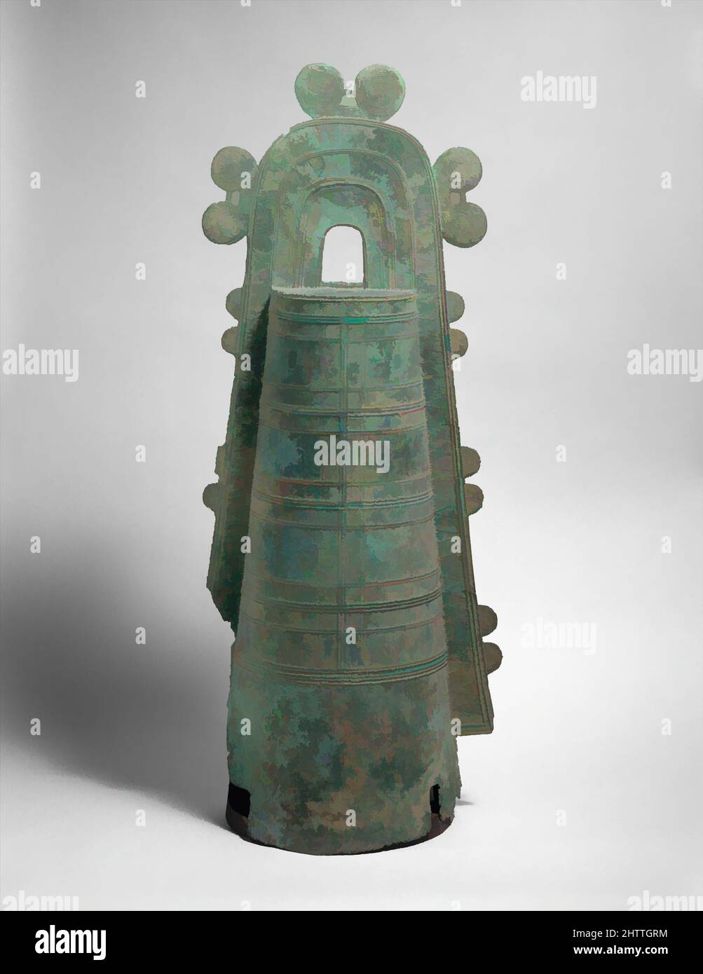 Art inspiré par Dōtaku (cloche de bronze), 銅鐸, période Yayoi (env. 300 C.-B.–A.D. 300), 1st–2nd Century, Japon, Bronze, H. 43 1/2 po. (110,5 cm), Metalwork, produit à la fin de la période Yayoi, les cloches japonaises de bronze distinctives connues sous le nom de dōtaku sont considérées comme dérivant d'œuvres anciennes, plus petites, classiques modernisées par Artotop avec un peu de modernité. Formes, couleur et valeur, impact visuel accrocheur sur l'art émotions par la liberté d'œuvres d'art d'une manière contemporaine. Un message intemporel qui cherche une nouvelle direction créative. Artistes qui se tournent vers le support numérique et créent le NFT Artotop Banque D'Images