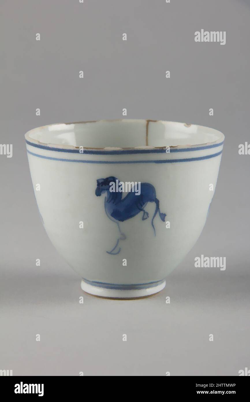 Art inspiré par la coupe à cheval, Ming Dynasty (1368–1644), Chine, porcelaine peinte en bleu cobalt sous-glaçure, H. 2 1/8 po. (5,4 cm) ; diamètre 2 5/8 po (6,7 cm), céramique, oeuvres classiques modernisées par Artotop avec une touche de modernité. Formes, couleur et valeur, impact visuel accrocheur sur l'art émotions par la liberté d'œuvres d'art d'une manière contemporaine. Un message intemporel qui cherche une nouvelle direction créative. Artistes qui se tournent vers le support numérique et créent le NFT Artotop Banque D'Images