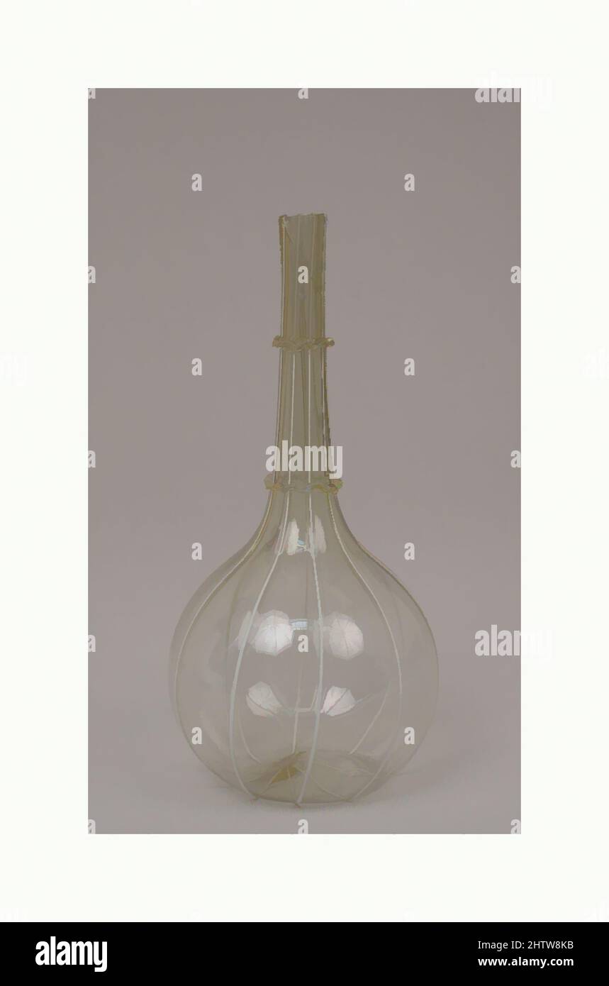 Art inspiré par la bouteille, 17th–18th siècle, italien, Venise (Murano), verre, H. 7 5/8 po (19,4 cm), verre, oeuvres classiques modernisées par Artotop avec une touche de modernité. Formes, couleur et valeur, impact visuel accrocheur sur l'art émotions par la liberté d'œuvres d'art d'une manière contemporaine. Un message intemporel qui cherche une nouvelle direction créative. Artistes qui se tournent vers le support numérique et créent le NFT Artotop Banque D'Images