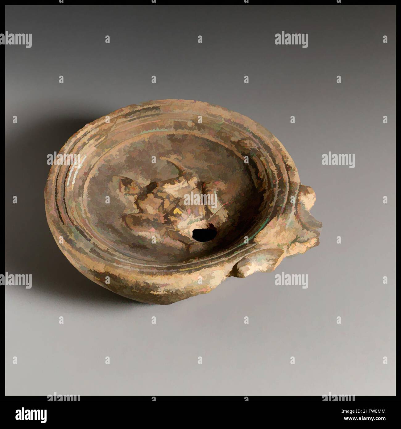 Art inspiré par la lampe, romaine, chypriote, terre cuite, total : 1 x 2 7/8 po. (2,5 x 7,3 cm), terracottas, oeuvres classiques modernisées par Artotop avec une touche de modernité. Formes, couleur et valeur, impact visuel accrocheur sur l'art émotions par la liberté d'œuvres d'art d'une manière contemporaine. Un message intemporel qui cherche une nouvelle direction créative. Artistes qui se tournent vers le support numérique et créent le NFT Artotop Banque D'Images